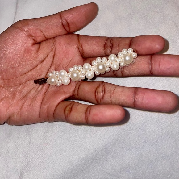 Zara Accessories - Pearl Hair Barrette(clip)
